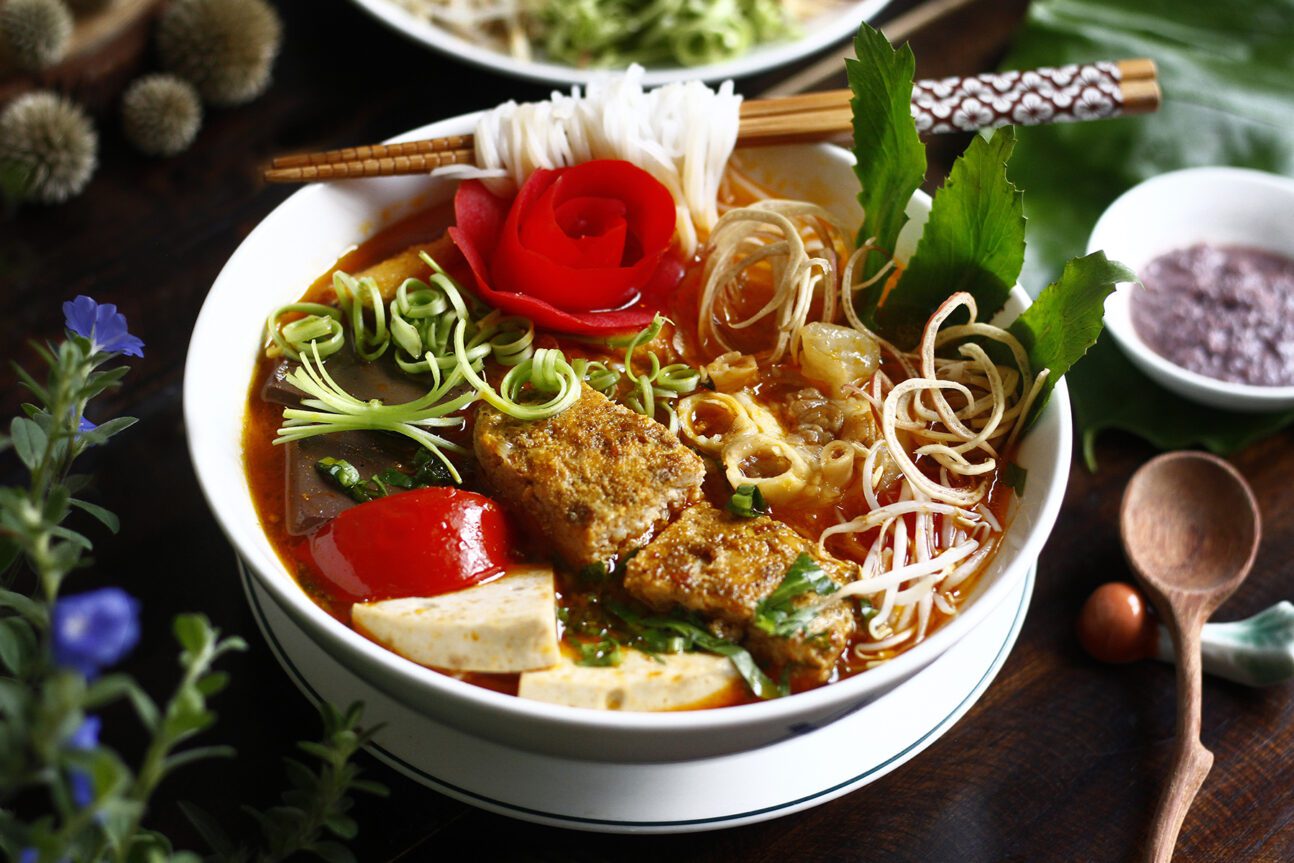 Khám phá top 10 địa điểm bán bún riêu ngon tại thành phố Nha Trang